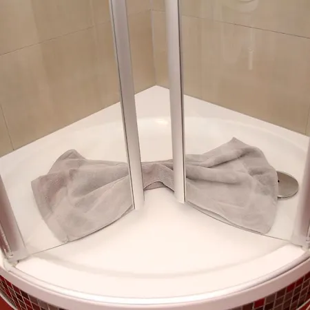 Neulen בית הארחה 3*