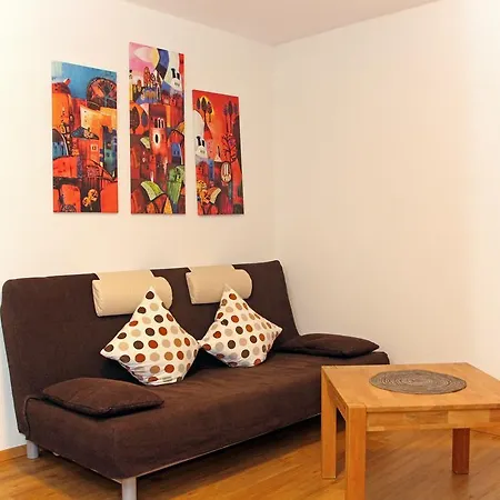 Neulen בית הארחה 3*