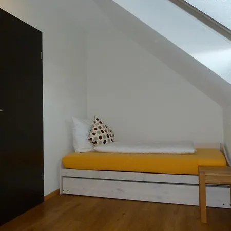 Neulen בית הארחה 3*